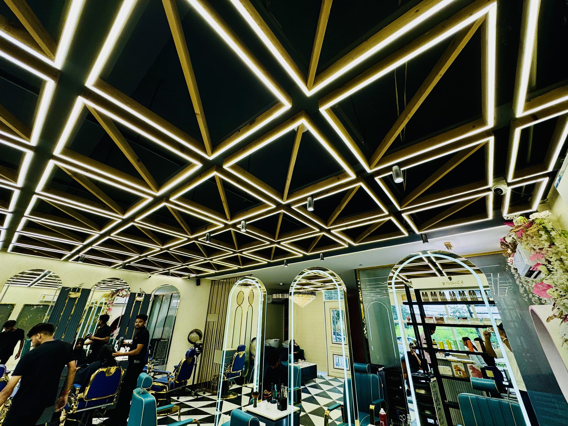 Best haircut style at Beaut Master Jandiala